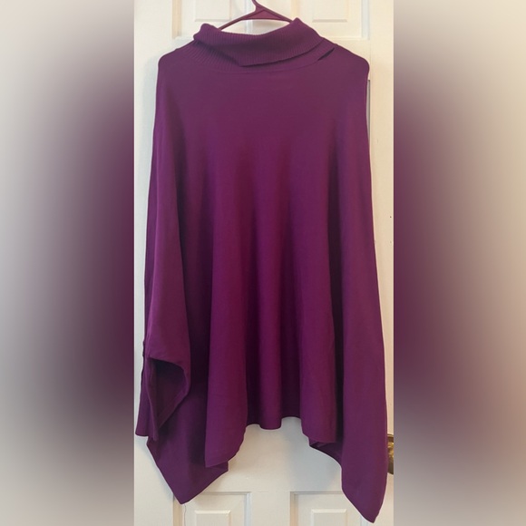 NWOT Women's Turtleneck Poncho Sweater. Color: Malbec. Size: (XL). - Picture 2 of 9